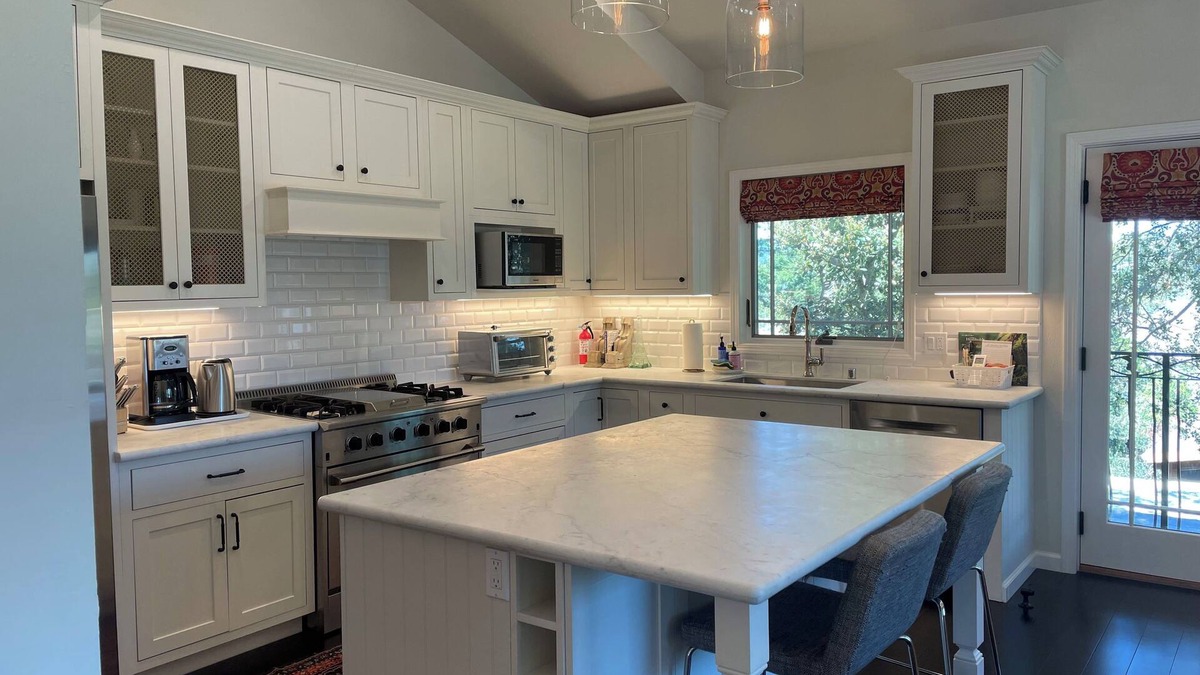 Almonte Cottage | Charming and private detached cottage unit with AC in beautiful Mill Valley
