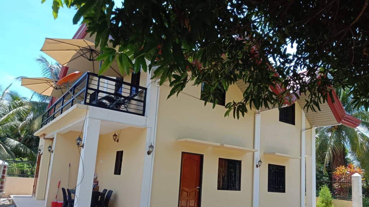 Mati House | Charming and Relaxing 7-Bed House in Mati City,