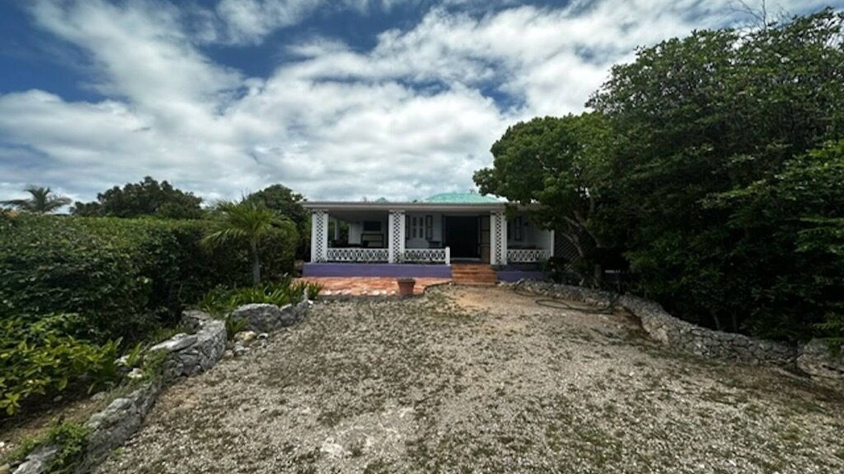Rendezvous Bay Cottage | Charming and Secluded cottage in Cul de sac with views of Saint Maarten. AC