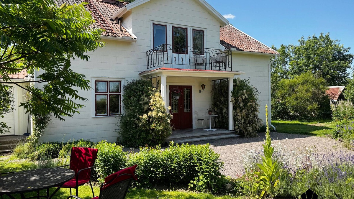 Lidkoping Ski Chalet | Charming and spacious villa near Lidköping |SE08085