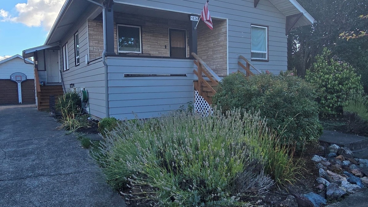 Albany House | Charming and spacious 2-bedroom house with AC, WiFi in delightful Albany