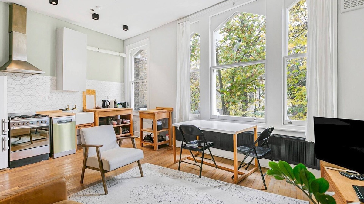 Brixton Apartment | Charming and Spacious Apartment in Central Brixton