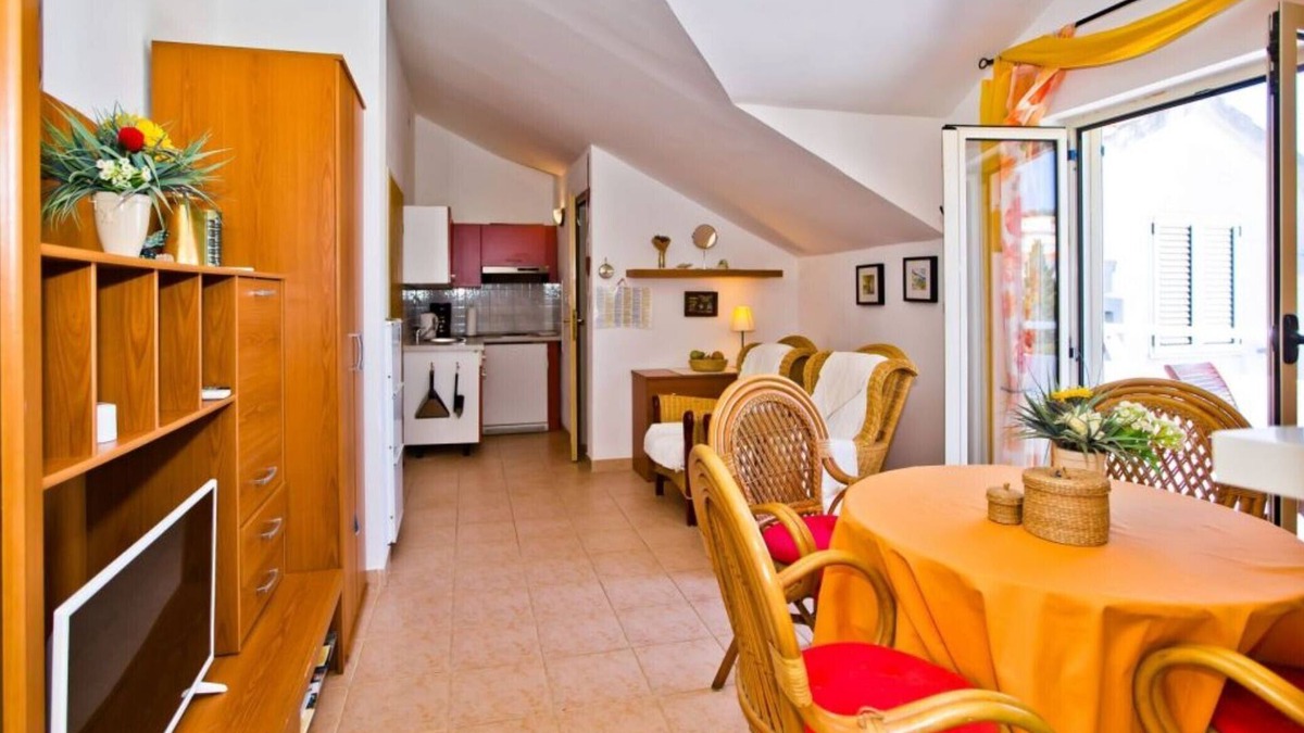 Krizna luka Apartment | Charming and Sunny Hvar Apartments - One Bedroom Apartment with Balcony