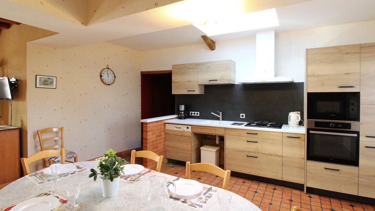 Echemire Cottage | Charming Anjou cottage with fireplace, air conditioning, WIFI