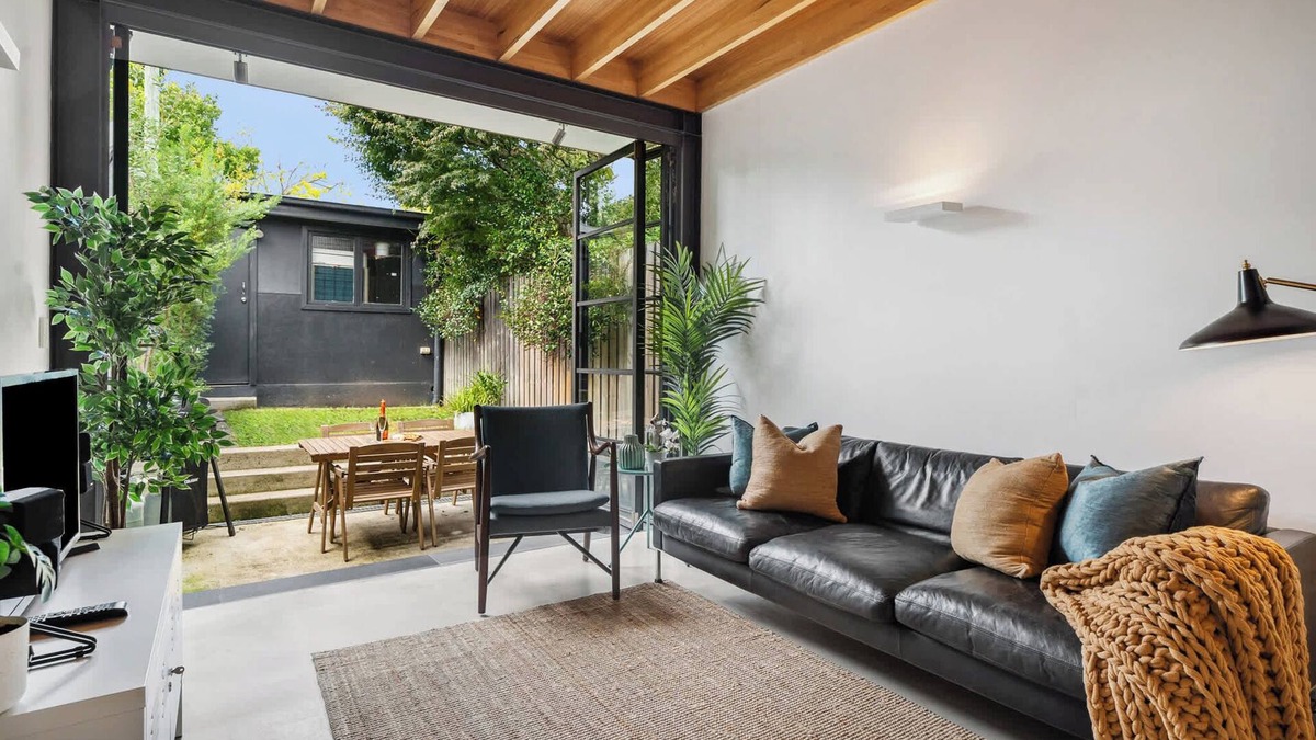 Annandale Apartment | Charming Annandale Oasis with Garage Parking