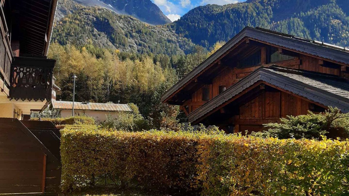 Les Tines Apartment | Charming apt with terrace, Mont Blanc view, parking, 3/4 people