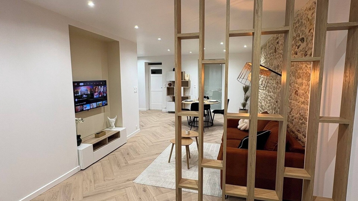 Brie-Comte-Robert Apartment | Charming apartment with terrace/garden in the center of town