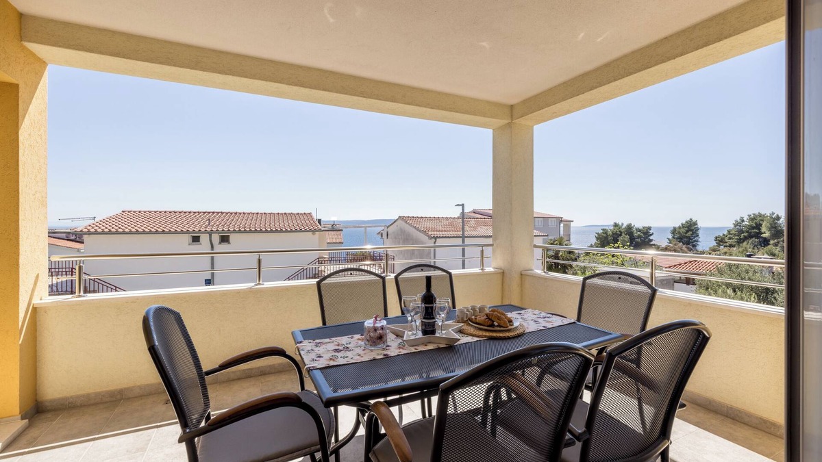 Okrug Gornji Apartment | Charming apart.sa Terasom,250m od Mora,Parking,Wi-Fi,Roštilj,4 zvjezdice*