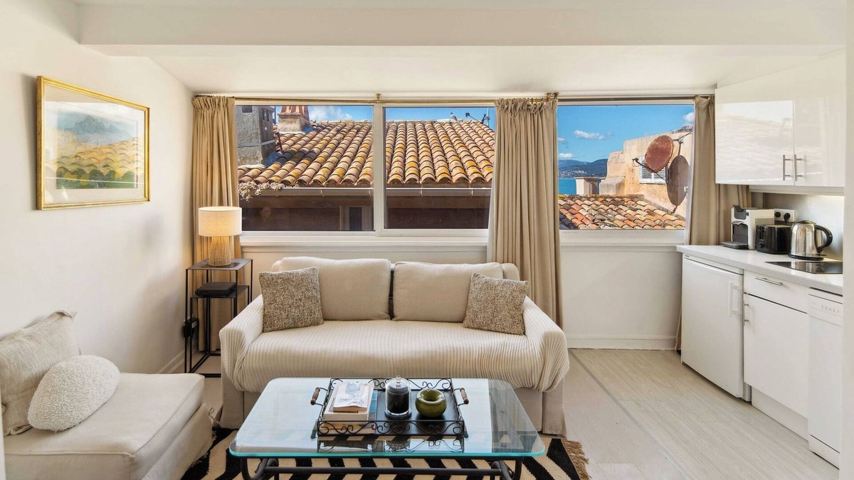 Old Town Apartment | Charming apartment - AC 2BR- 4P - Saint-Tropez