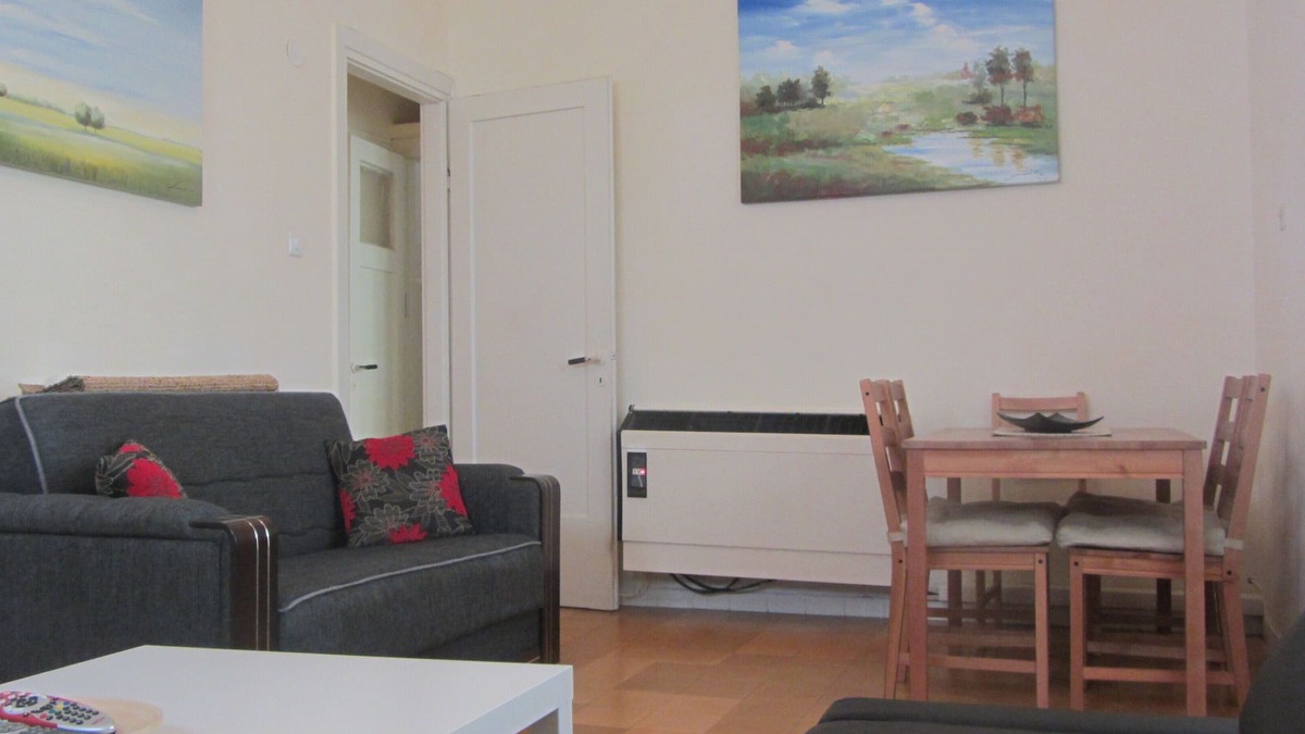 Tel Aviv City Center Apartment | Charming apartment with a balcony in the middle of the city