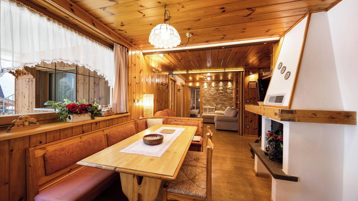 San Giovanni di Fassa Apartment | Charming Apartment “Majon d’Aisciuda Marmolada” with Mountain View