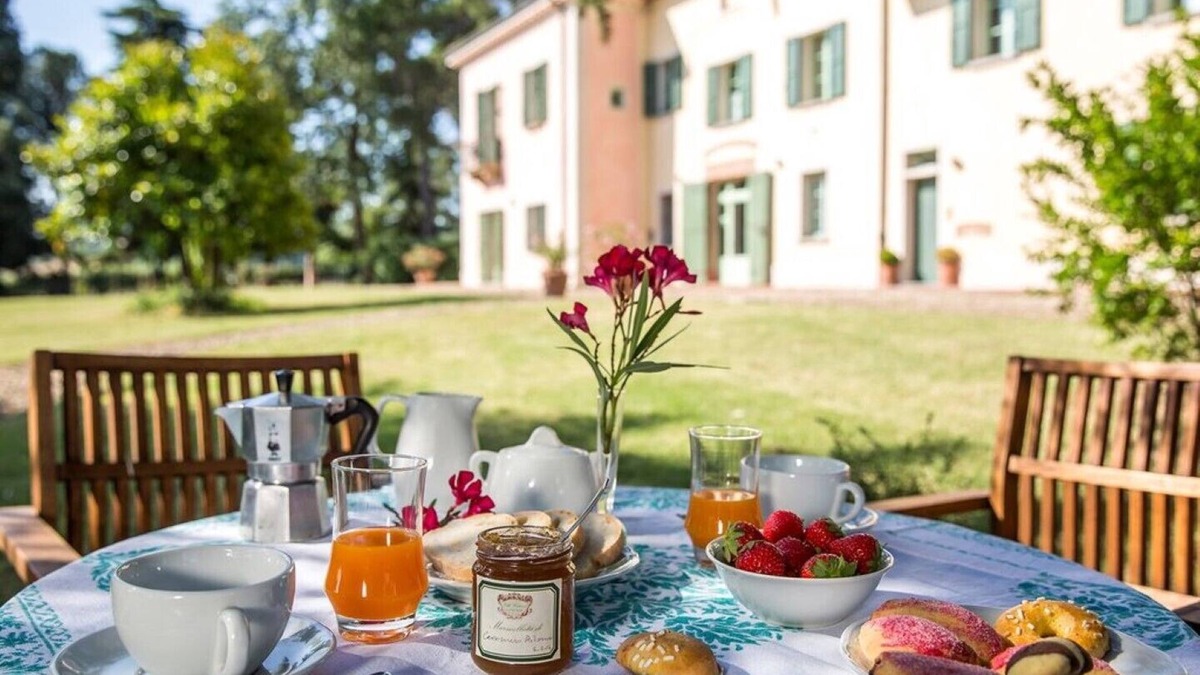 Dozza Apartment | Charming apartment "Anna" in historical Villa Calanco on the hills of Dozza