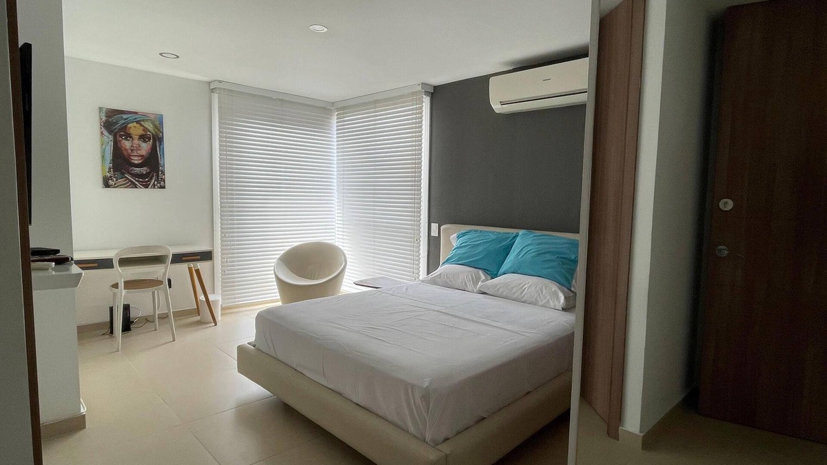 Campestre Apartment | Charming apartment in Cali with WiFi and AC near to restaurants and shops