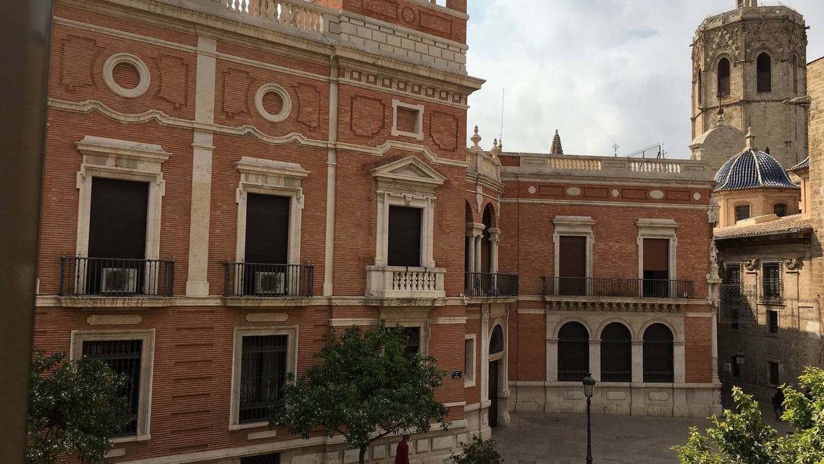 La Seu Apartment | Charming apartment in the center of Valencia with views of the Cathedral.