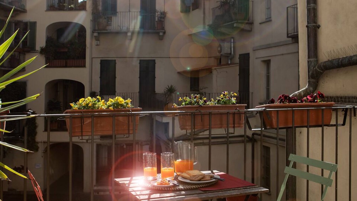 Roman Quarter Apartment | Charming Apartment in Quadrilatero Romano, pet and children friendly