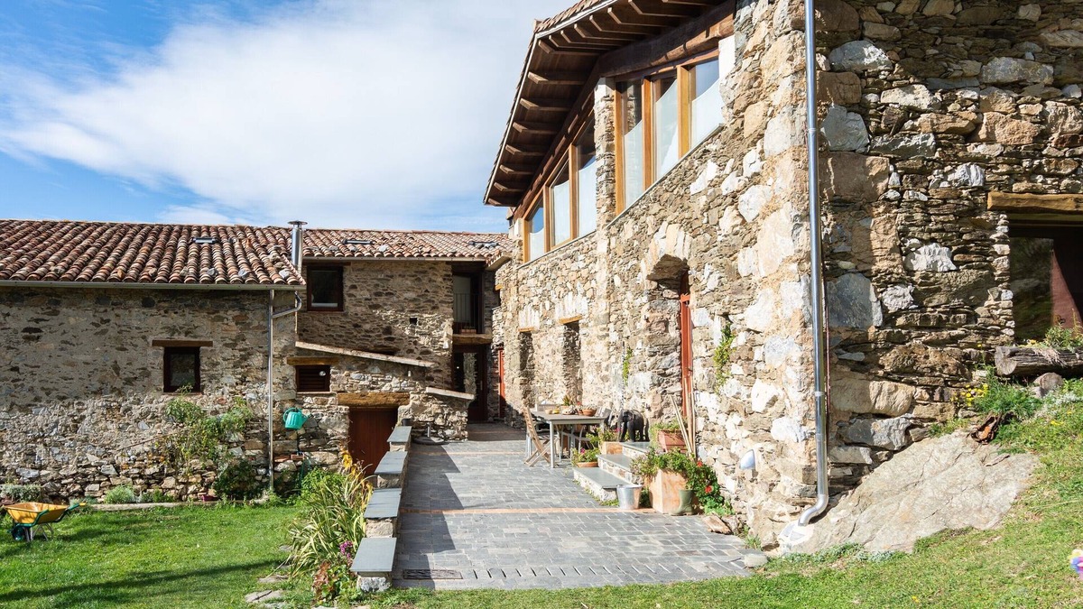 Mollo Apartment | Charming apartment in the Catalan Pyrenees