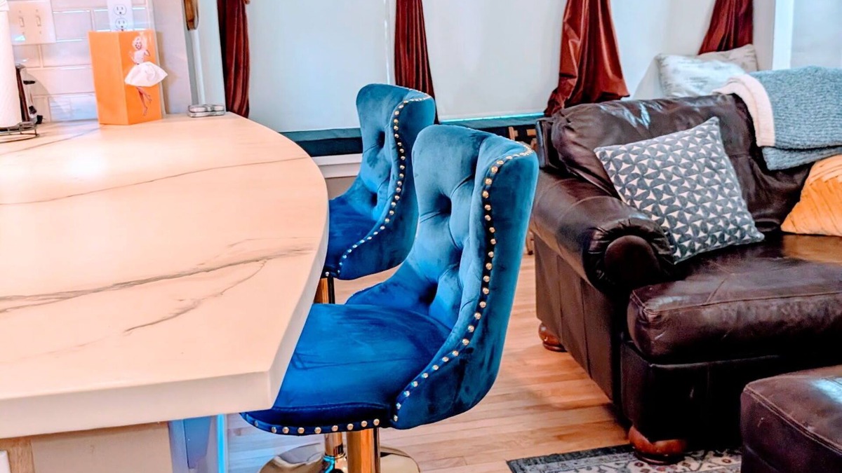 College Hill Apartment | Charming apartment in wonderful Wichita neighborhood
