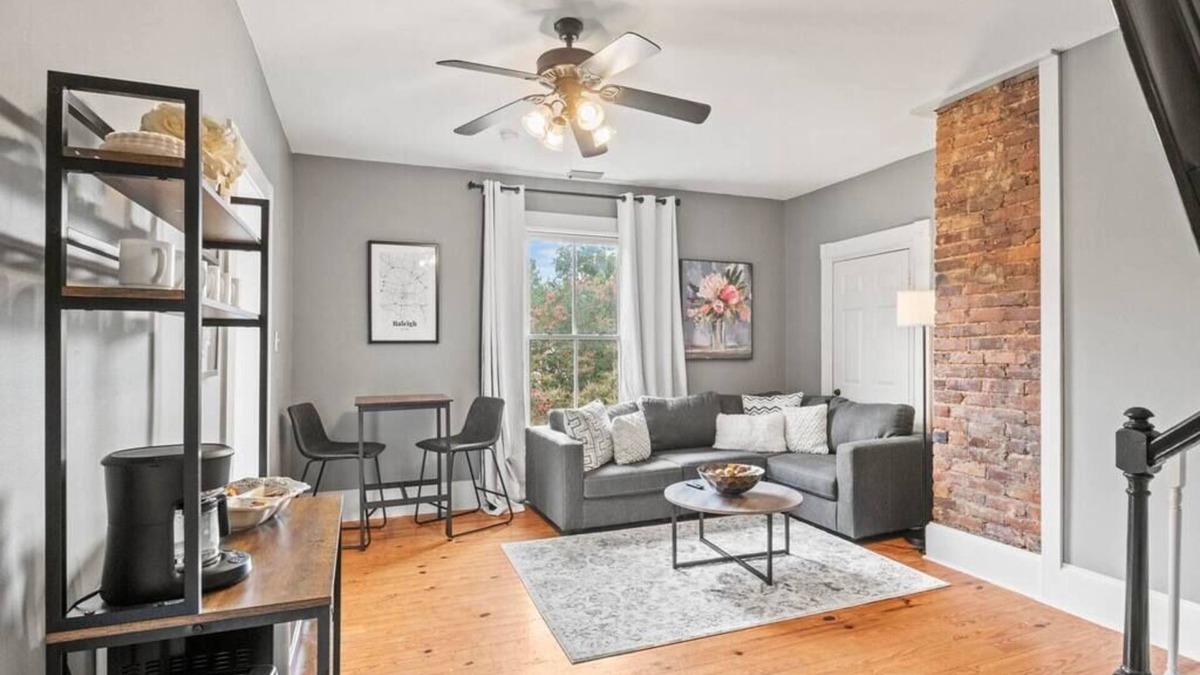 Southwest Raleigh Apartment | Charming Apartment on Popular Glenwood South