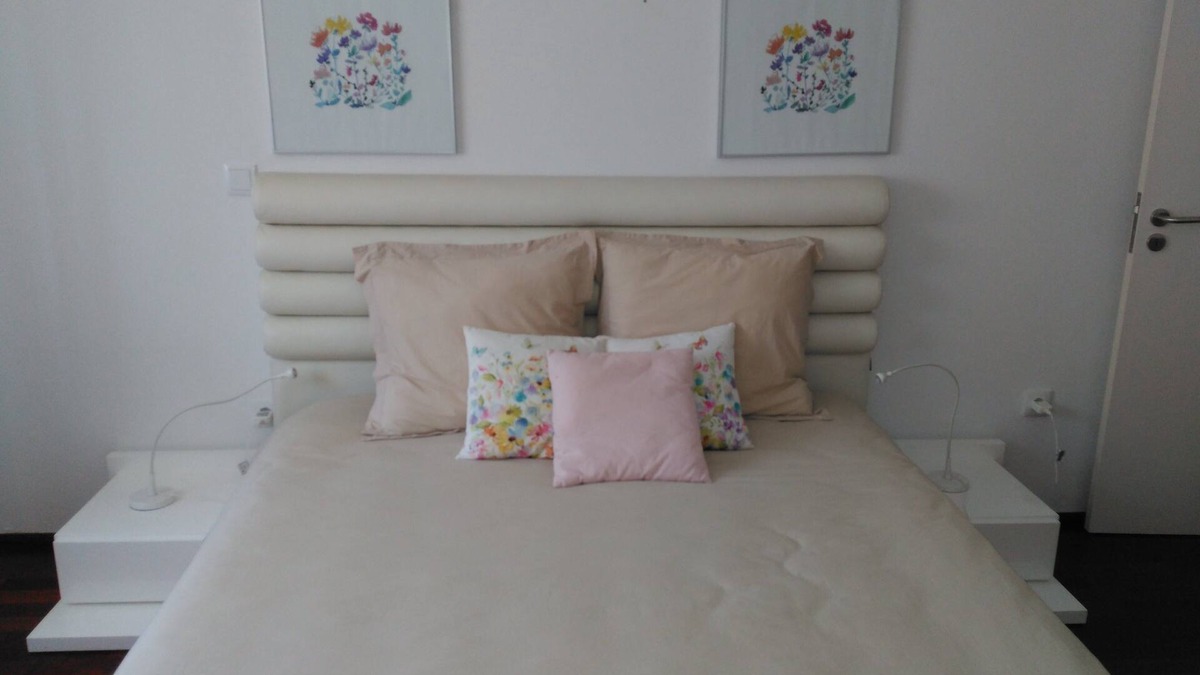 Paredes da Vitoria Apartment | Charming Apartment - On Paredes da Vitória Beach