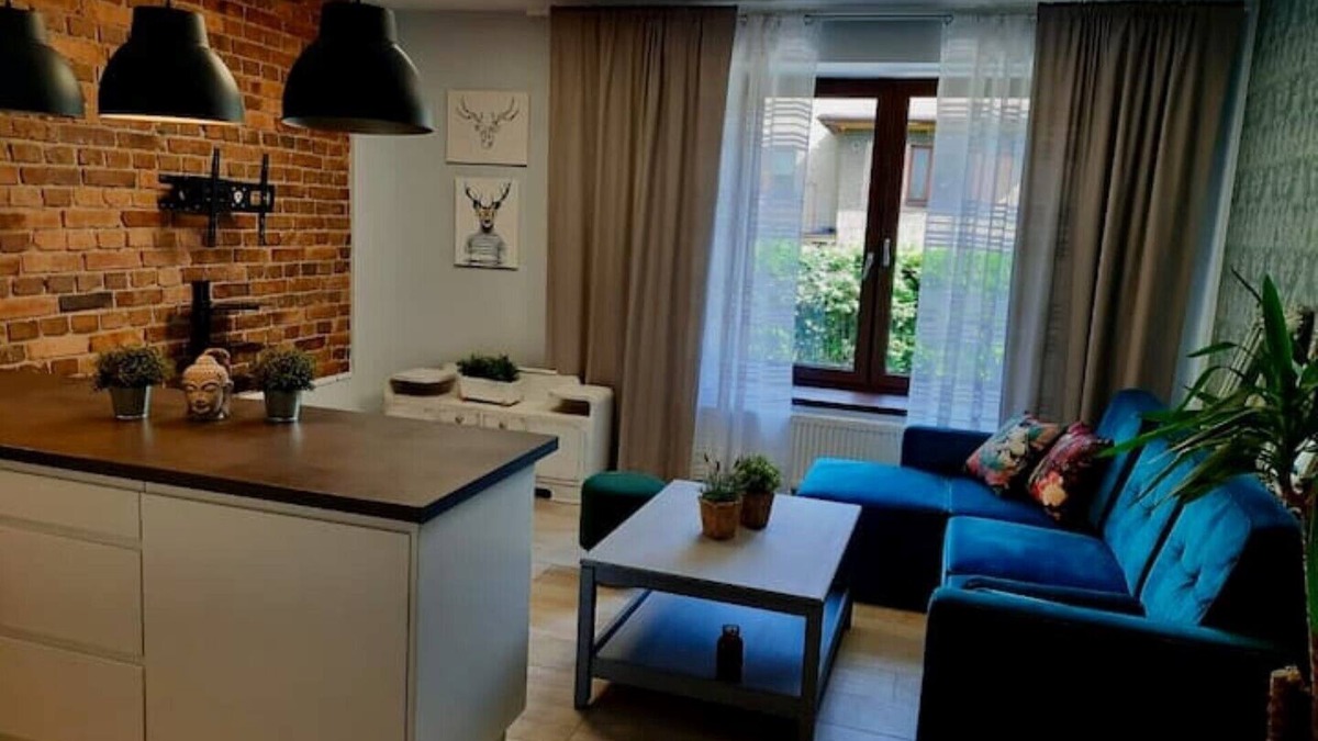 Brynow Apartment | Charming apartment with parking
