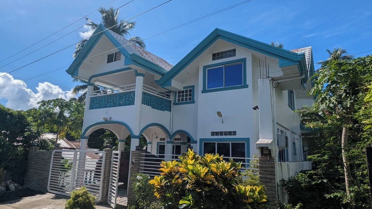 Anahawan House | Charming apartment with AC and WiFi in superb Anahawan