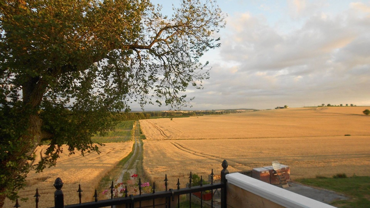 Jaulnay Apartment | charming apartment with countryside unobstructed view of Le Vieux Grenier
