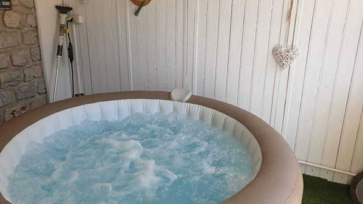 Quissac Apartment | Charming apartment with private jacuzzi