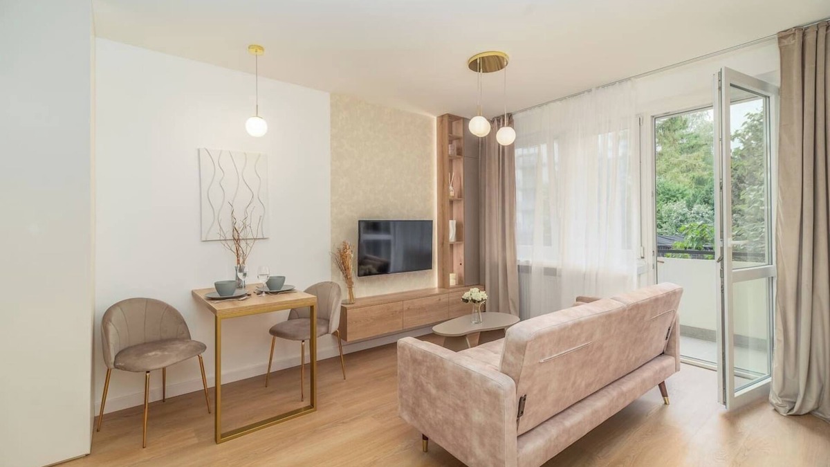 Krakow Apartment | Charming Apartment with Balcony - Kraków by Rentujemy