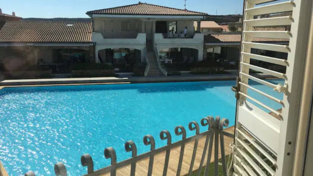 Palau Apartment | Charming Apartment with shared Swimming Pool