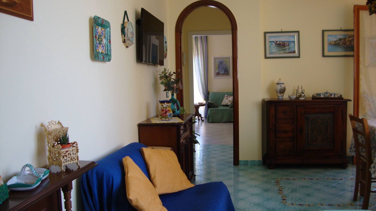 Meta Apartment | CHARMING APARTMENT WITH TERRACE EQUIPPED A FEW MILES FROM SORRENTO