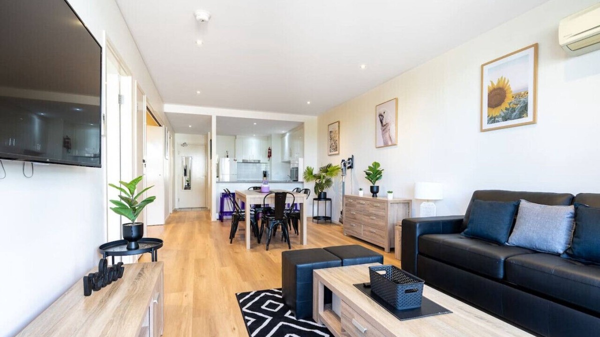 Gungahlin Apartment | Charming Apt 1min to Marketplace, Gungahlin