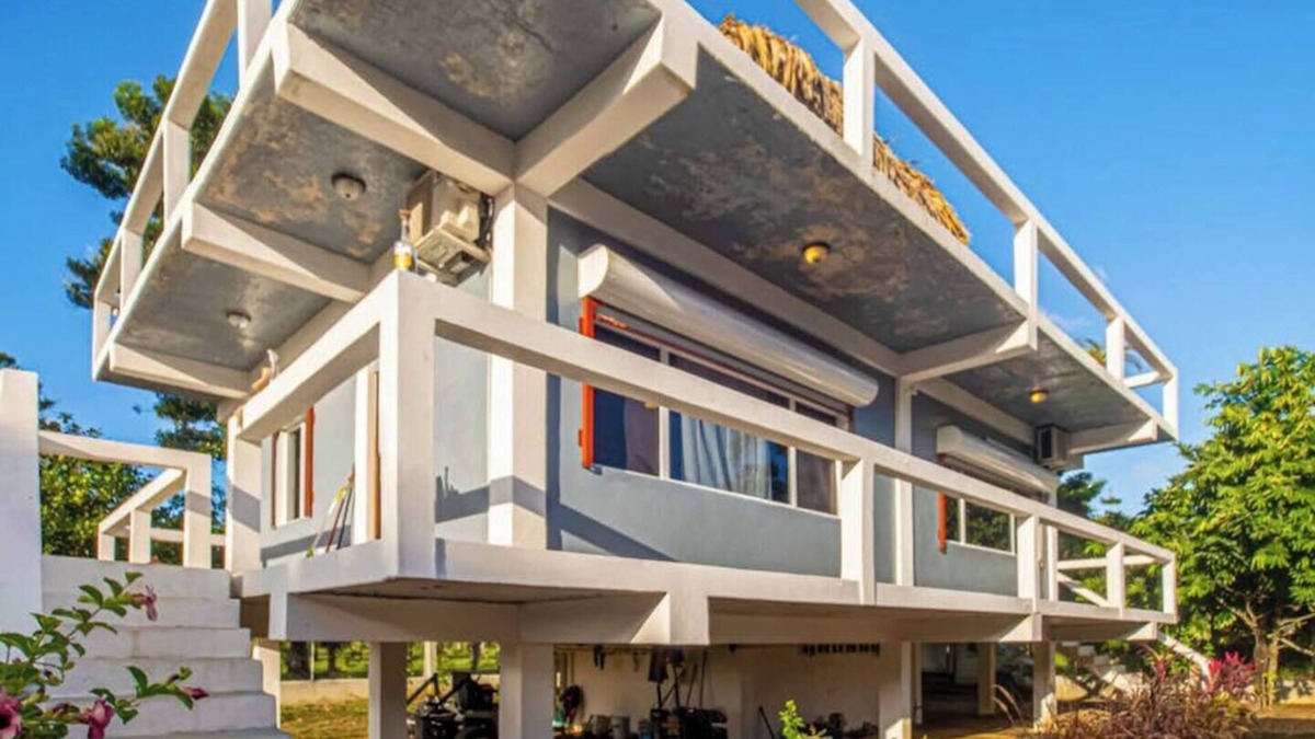Dangriga Apartment | Charming apt with rooftop palapa bar & splash pool