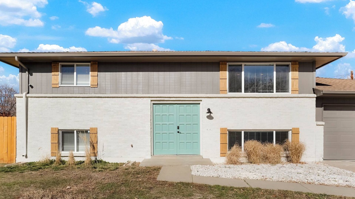 Highlands House | Charming Arvada Getaway, Amazing Yard, and Hot Tub