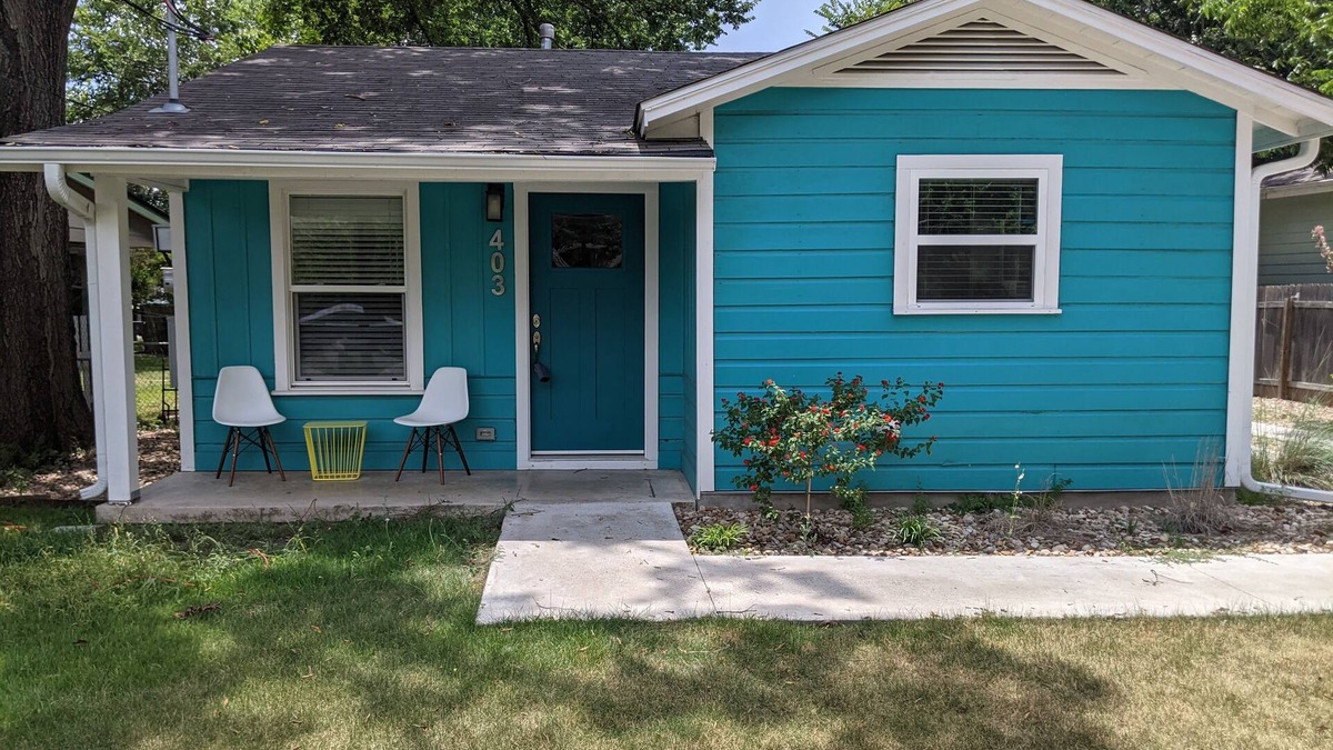 Highland House | Charming Austin bungalow, close to everything