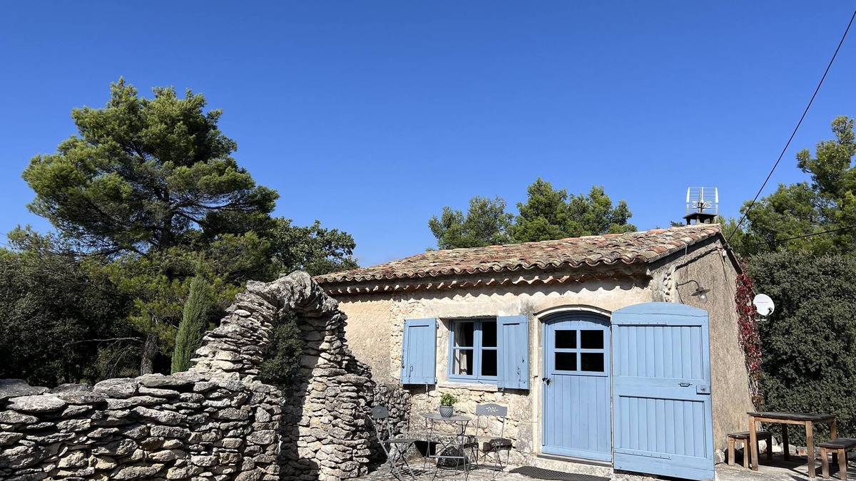 Lacoste House | Charming, authentic cabanon all to yourself on almost 7000 m2 of land