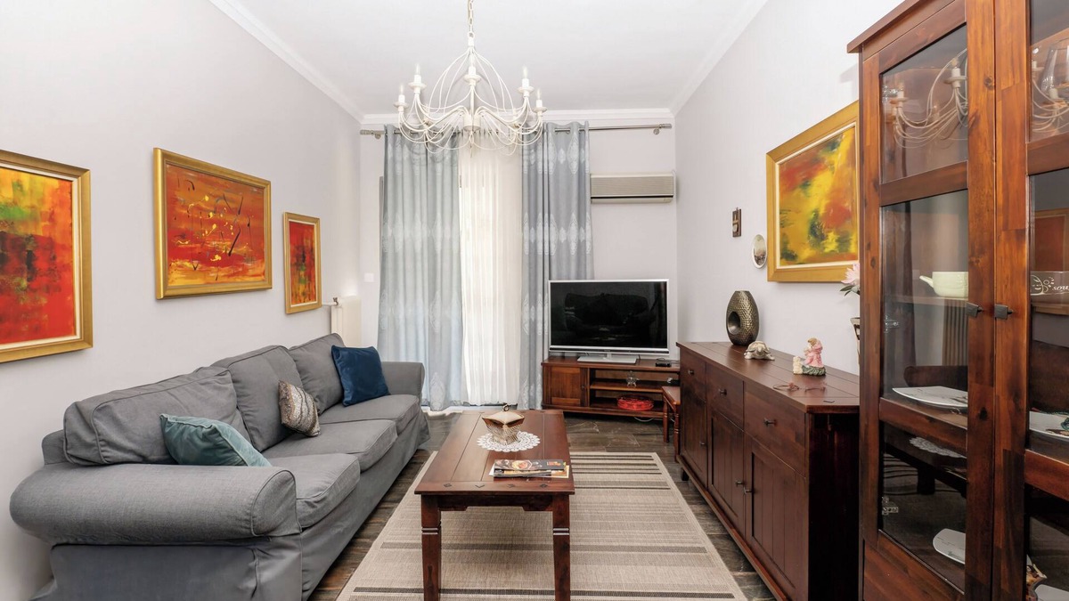 Zavlani Apartment | Charming & Authentic Gem - Walk to Port & Shops! Spacious with two balconies.