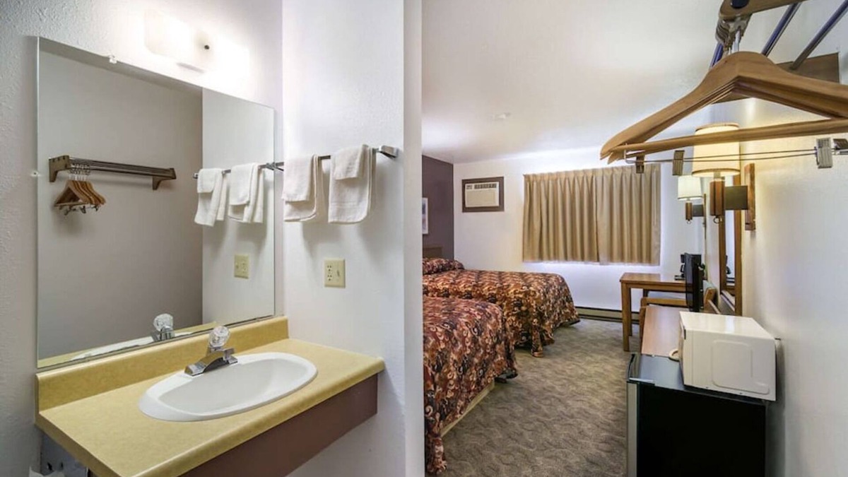 Medora Bed & Breakfast | Charming B&B Actual driving 30 MILES FROM MEDORA AND TEDDY ROOSEVELT PARK