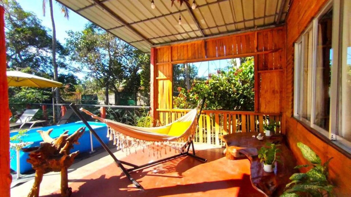 Anilao Bed & Breakfast | Charming B&B with Fitness Room and WiFi in Enchanting Lipa