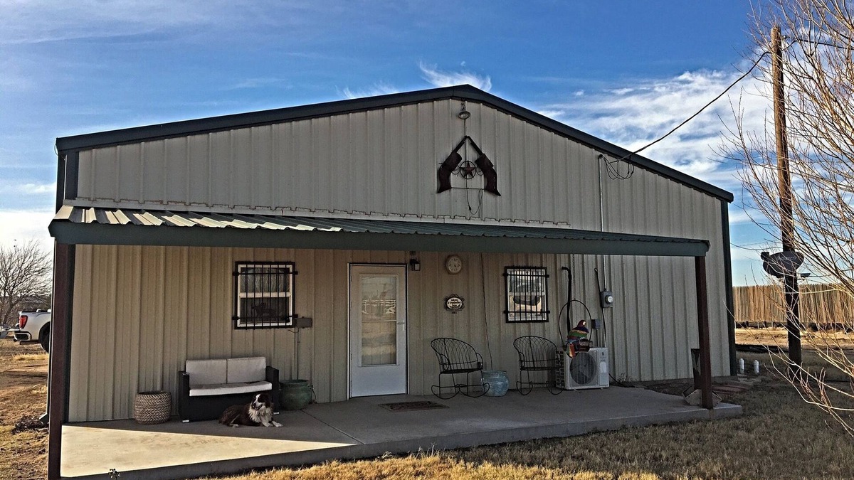 Lubbock House | Charming barndo in terrific Lubbock with WiFi, AC