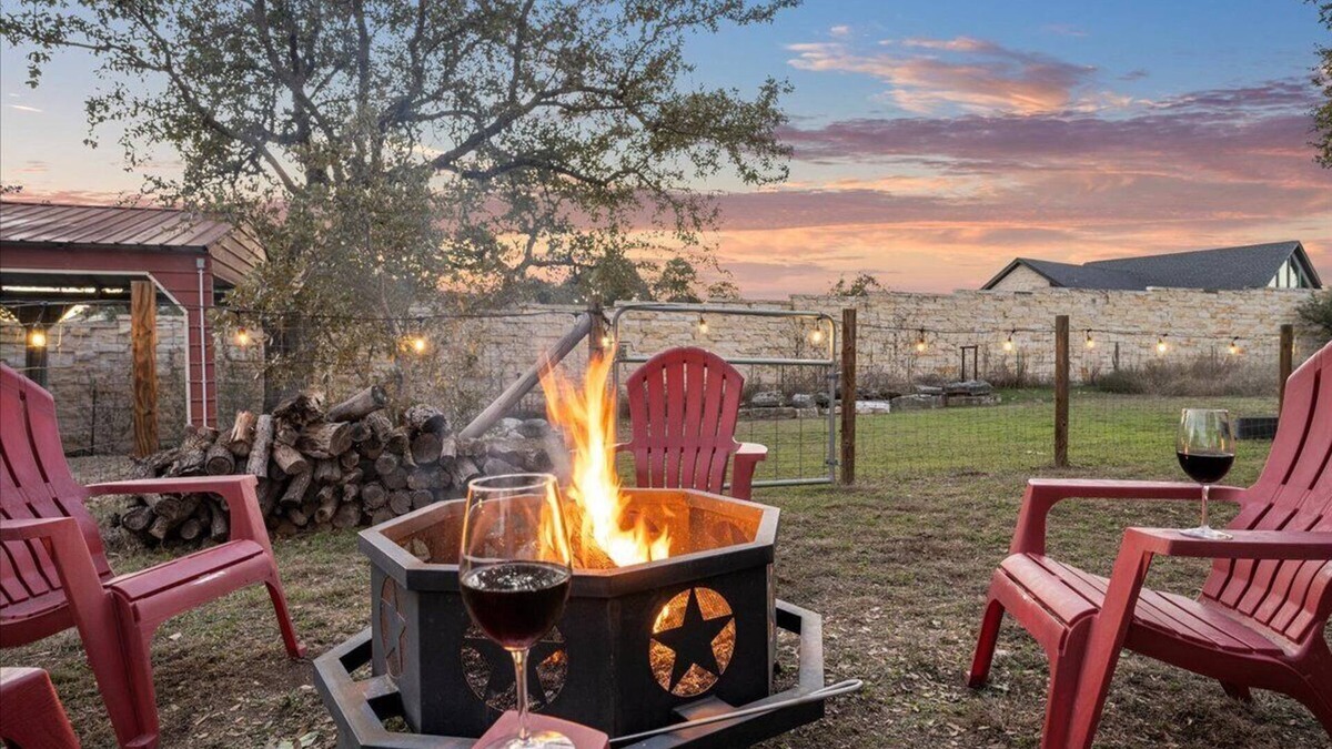 Georgetown House | Charming Barndominium with Farm Animals – Just 5 Minutes from Lake Georgetown