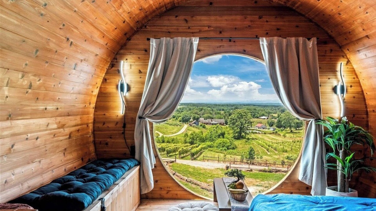 Arlington Cabin | Charming Barrel on a Private Vineyard with Scenic Views and Hot Tub