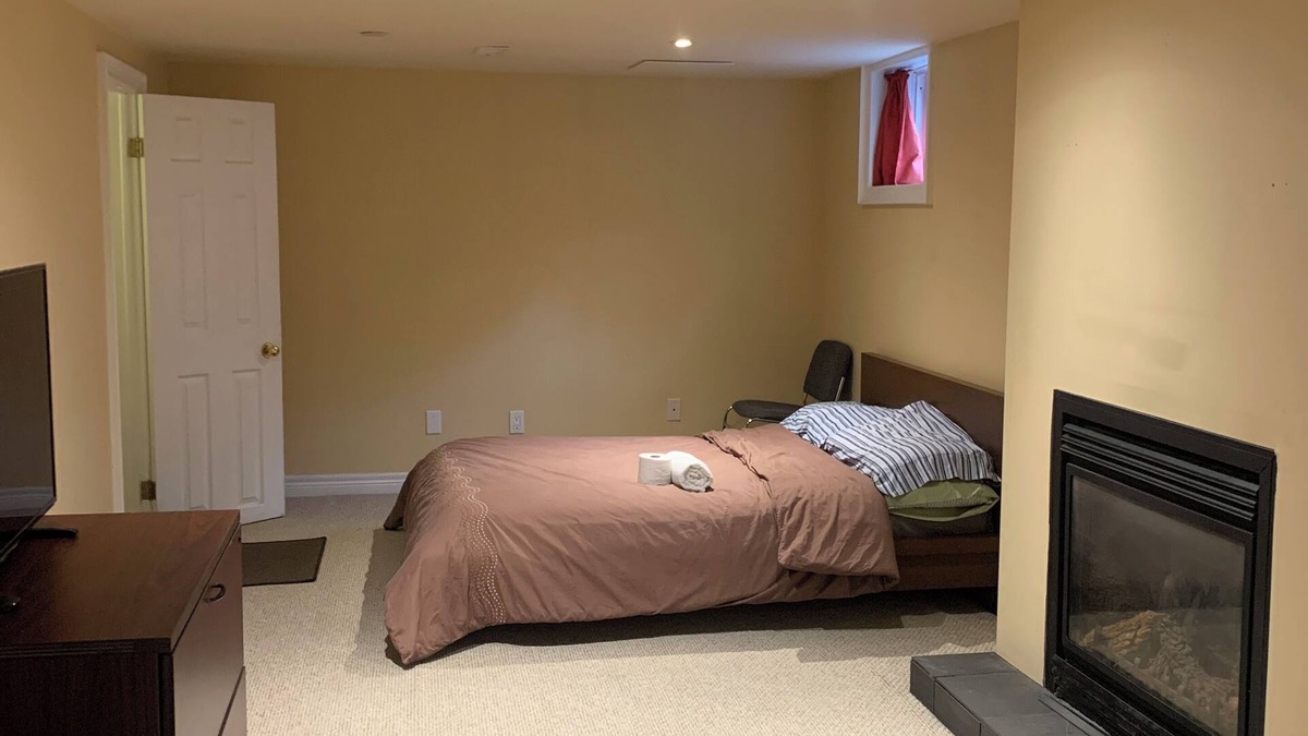 West Hill House | Charming Basement Room In Toronto
