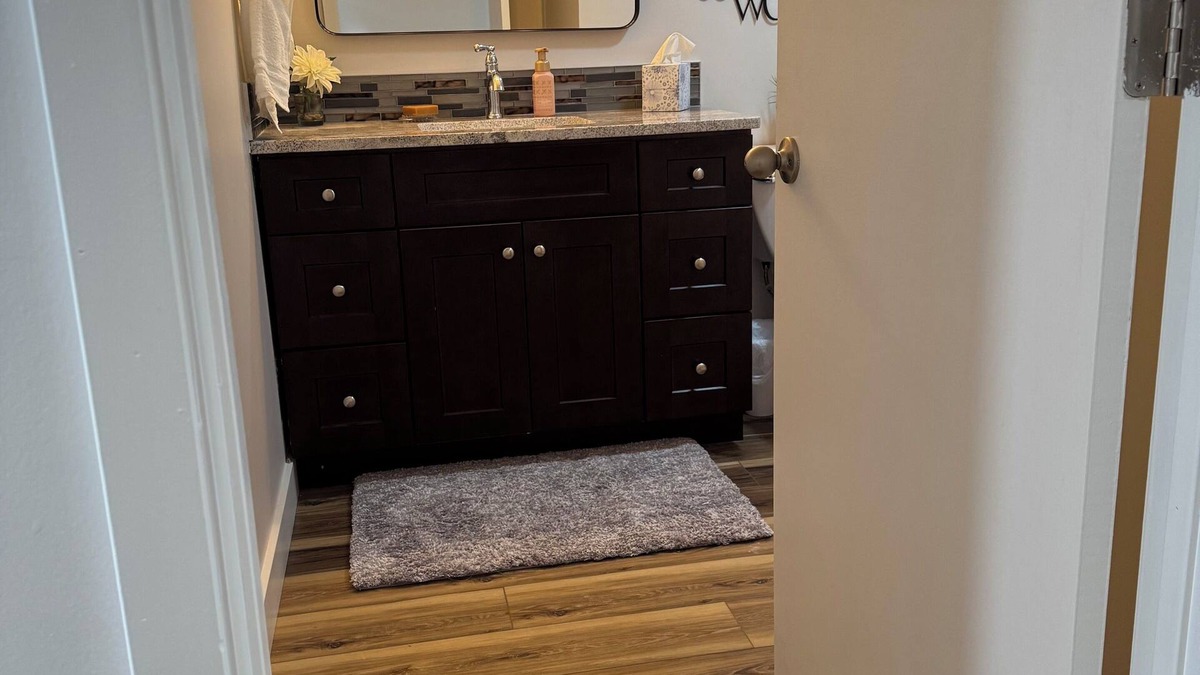 Grand Island House | Charming Basement Bungalow