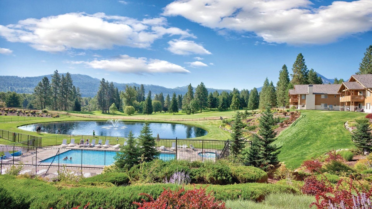 Downtown Leavenworth Resort | Charming Bavarian architecture!