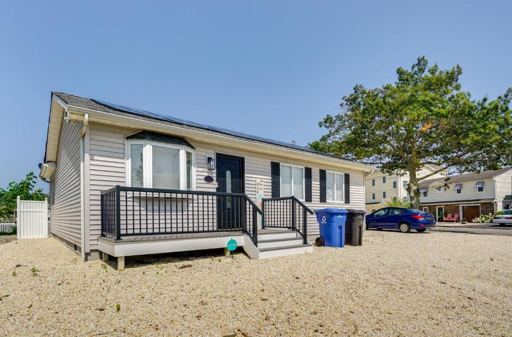 Beach Haven West House | Charming Beach Haven West Home 1 Mi to Beach!
