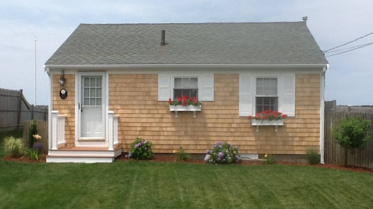Barnstable Cottage | Charming Beachfront Cottage with a Spectacular Private Sandy Beach