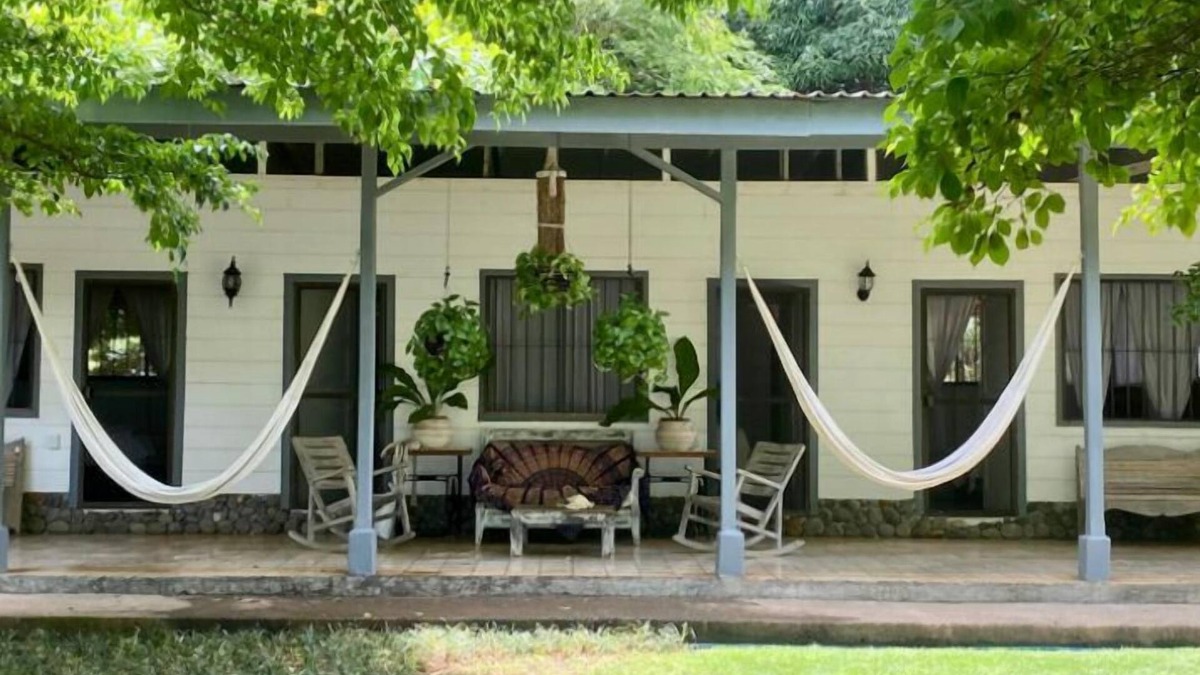 Coco Sunset Hills House | Charming Beachfront Family Vacation Home