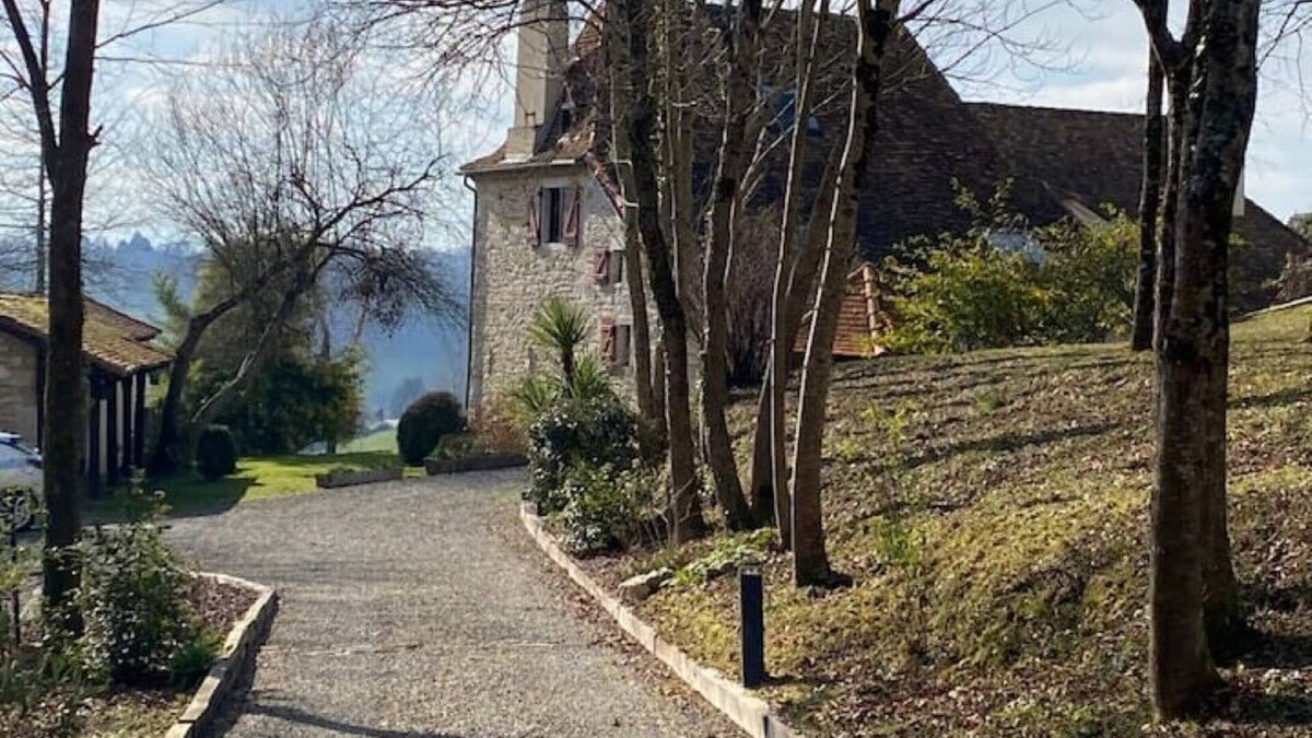Orriule House | Charming Bearnaise farmhouse with swimming pool