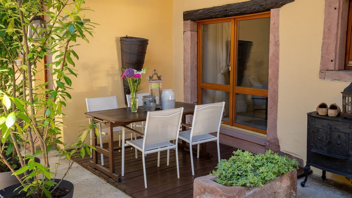 Saint-Hippolyte Apartment | Charming bed and breakfast at the foot of Haut-Koenigsbourg - L'Etable * (French only)