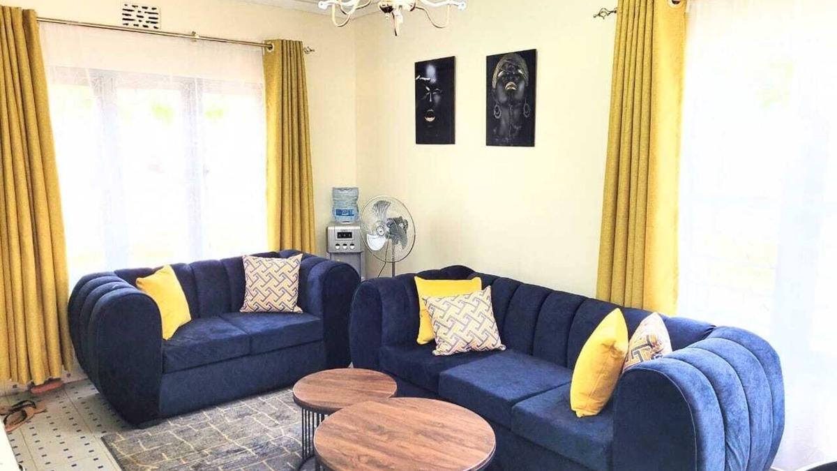 Biashara Bed & Breakfast | Charming bed & breakfast in welcoming Nakuru with WiFi, AC
